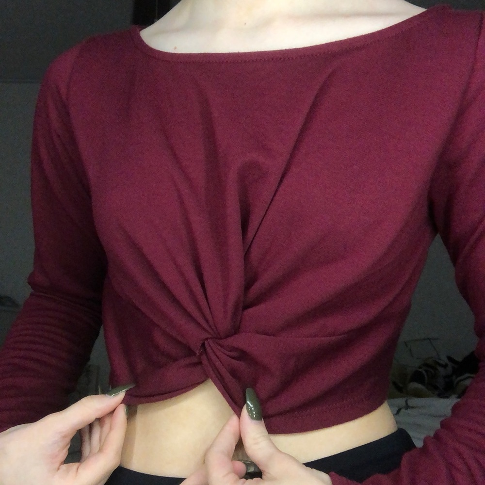 francesca’s maroon crop top